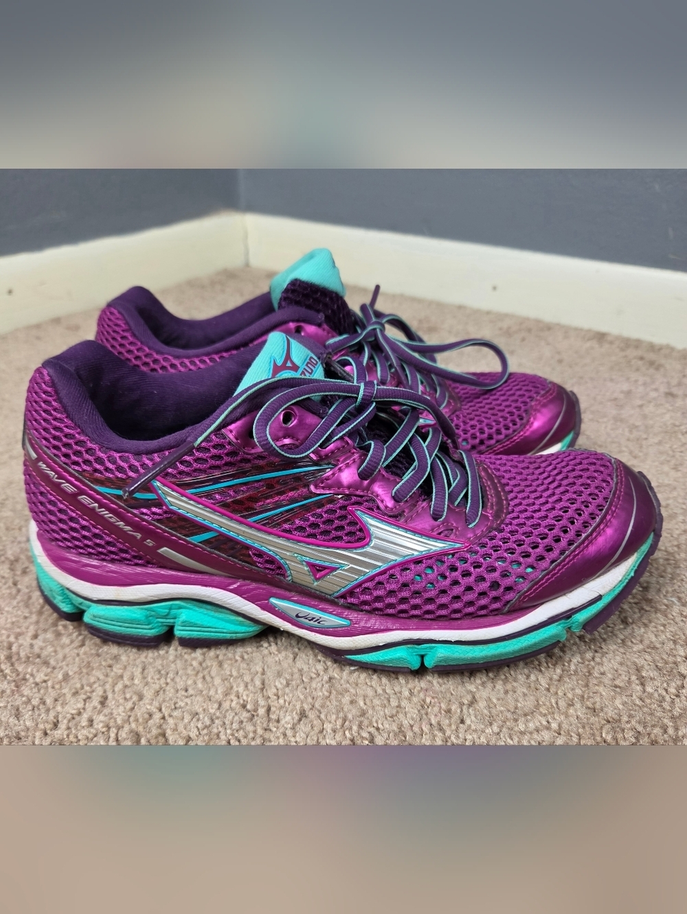 Mizuno Women's Magenta and Teal Athletic Running Shoes